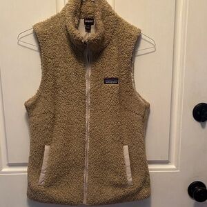 Patagonia Women's Beige Los Gatos Sherpa Vest Medium